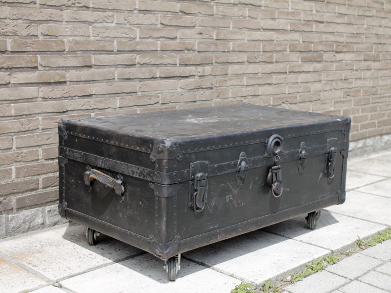 Antieke Kist op Wieltjes (Art. 4500)